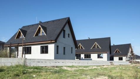 80% поскъпване за все по-малко площ: Как се развива пазарът на къщите в комплекси край София