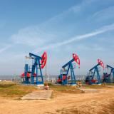 Заплахата на Иран да удря енергийни обекти изстреля цената на петрола