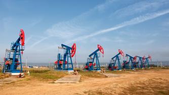 Заплахата на Иран да удря енергийни обекти изстреля цената на петрола