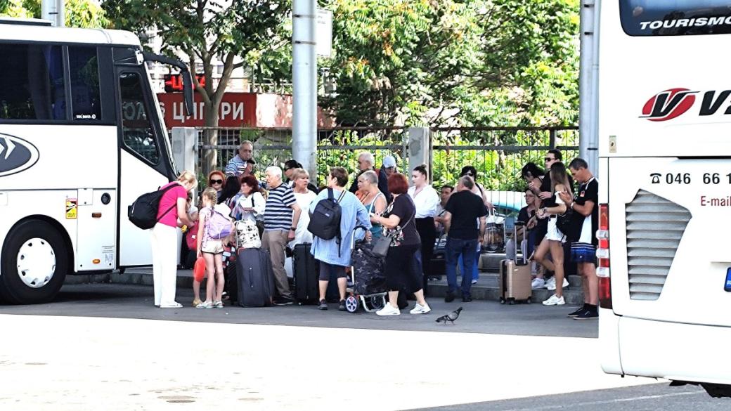 Единен билет и цифров портфейл: Парламентът прие новия Закон за обществения транспорт