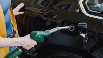 Вечерни новини: България поиска промяна на Системата за търговия с емисии; Цените на горивата се запазват