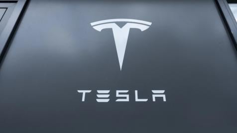100 GW цел: Tesla инвестира $2.9 млрд. в китайски соларни технологии
