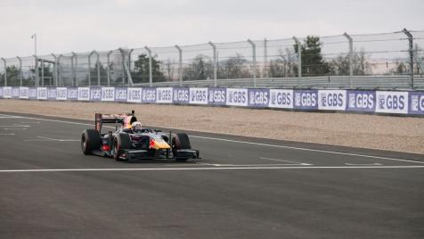 „Уникално съоръжение“: Първата писта за Формула 3 в България отвори врати