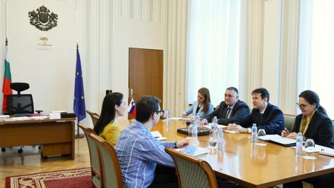 Министър Исмаилов търси 50 млн. евро за жп връзката със Северна Македония