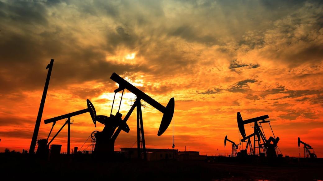 Цената на петрола падна с близо 5% след заявката на Тръмп за преговори с Иран