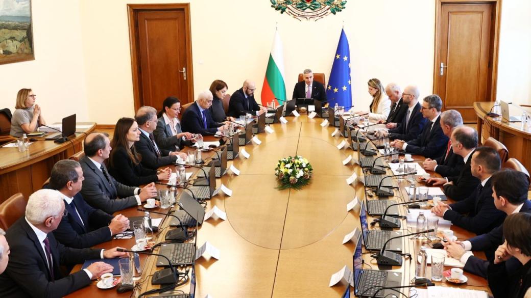 Правителството се противопоставя на парламента за мерките за горивата