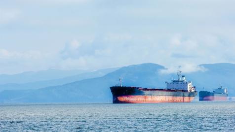 Кораби започнаха директно да искат разрешение от Иран да прекосят Ормуз