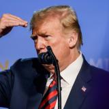 Тръмп удължи срока за мирно споразумение с Иран след разпродажбите на Уолстрийт