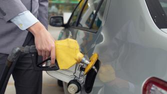 „Труден период“: Цените на бензина в САЩ вече чупят рекорди