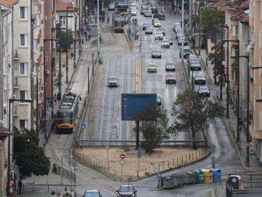 Трима са кандидатите да преместят трамвайното трасе по софийския бул. „Скобелев“