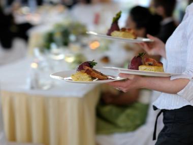 Вечерни новини: Без по-нисък ДДС за ресторантьори; Предстои разрешение за строеж на нов лот от АМ „Хемус“