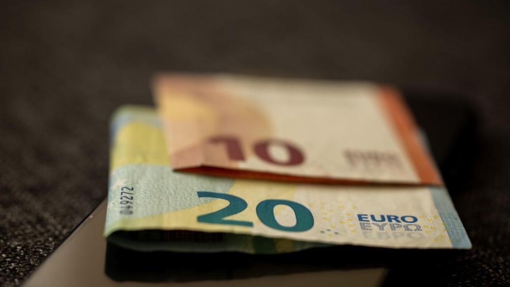 Къде в Европа почасовото заплащане е най-високо (Графика)