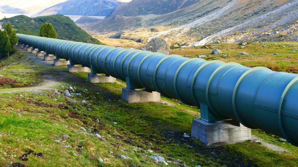 Държавите от Персийския залив планират нови тръбопроводи, избягващи Ормузкия проток