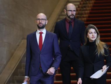 Вечерни новини: България пред риск да връща пари по ПВУ; Стартира директна жп връзка до Украйна