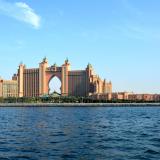 Не всички държави от Персийския залив губят еднакво от войната