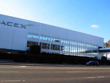 SpaceX представя подробности за първичното публично предлагане