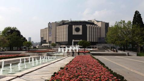 Вечерни новини: Вътрешният дълг на България е все по-скъп; „Еконт“ ограничава доставките на някои места