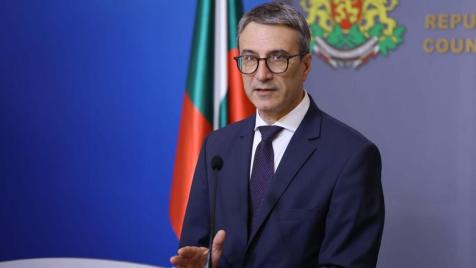 Трайков не изключва въвеждането таван за печалбите на бензиностанциите