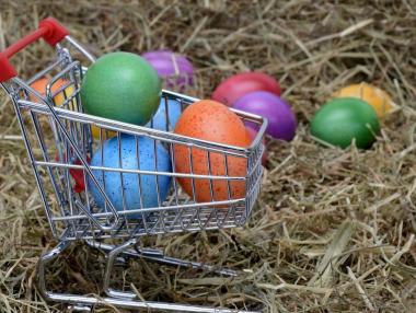 Търговците вече завишават цените на великденските стоки
