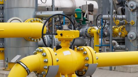 Цената на природния газ в Европа падна с над 15%