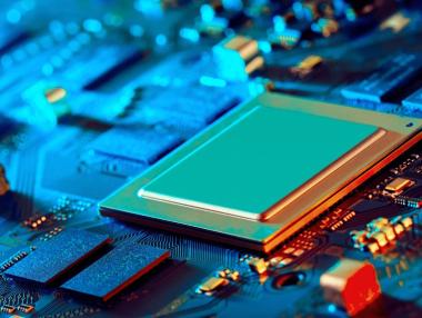 Създадоха чип, който издържа при 700°C и може да промени AI завинаги