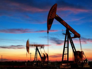 Цените на петрола отново скочиха над 100 долара за барел