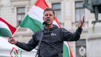 Кой е Петер Мадяр – човекът, който сложи край на ерата „Орбан“?