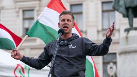 Кой е Петер Мадяр – човекът, който сложи край на ерата „Орбан“?