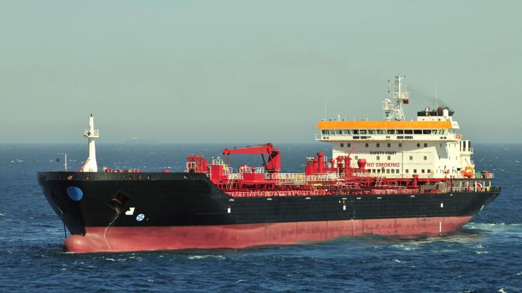 Санкционирани китайски танкери са „пробили“ блокадата на САЩ