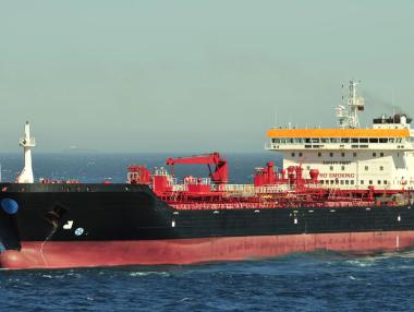 Санкционирани китайски танкери са „пробили“ блокадата на САЩ