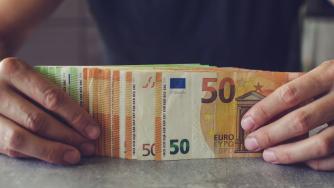 Вечерни новини: Еврото тест за устойчивостта на банковата система; Жп магистралата от Дунав до Егея