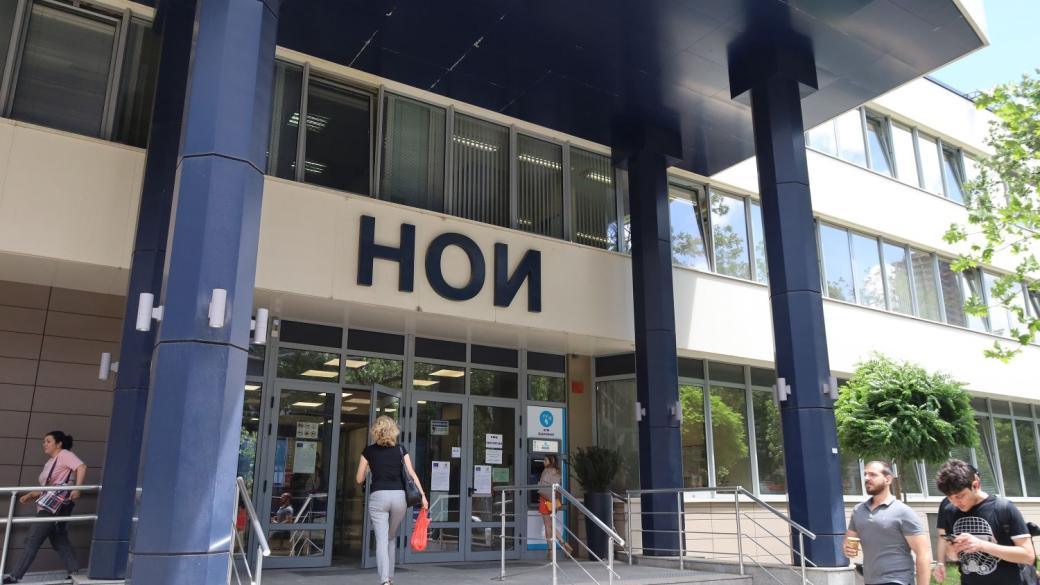 Средният осигурителен доход в България пада за трети месец