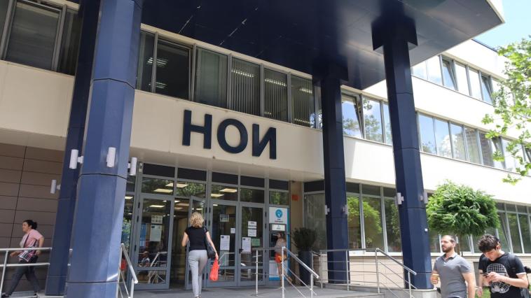 Средният осигурителен доход в България пада за трети месец