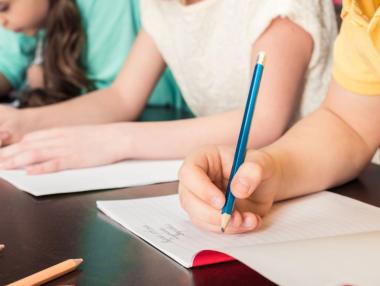 Обратно към книгите – училищата в Швеция ограничават дигиталното обучение