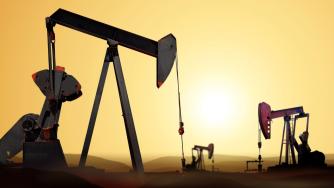 Петролът подскочи с над 6% след повторното затваряне на Ормузкия проток