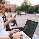 Удобството, от което оглупяваме: Убива ли изкуственият интелект мисленето?