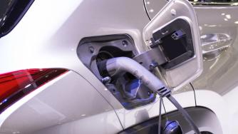 Продажбите на електромобили в България са в подем през март