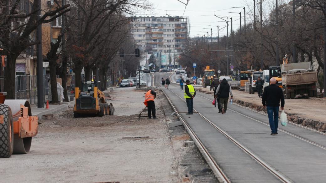 Полагат финалния асфалт на столичния бул. „Стамболийски“