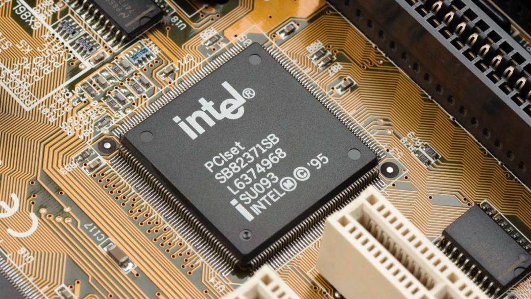 Акциите на Intel скочиха с 26% след по-добри от очакваните резултати