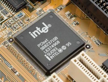 Акциите на Intel скочиха с 26% след по-добри от очакваните резултати