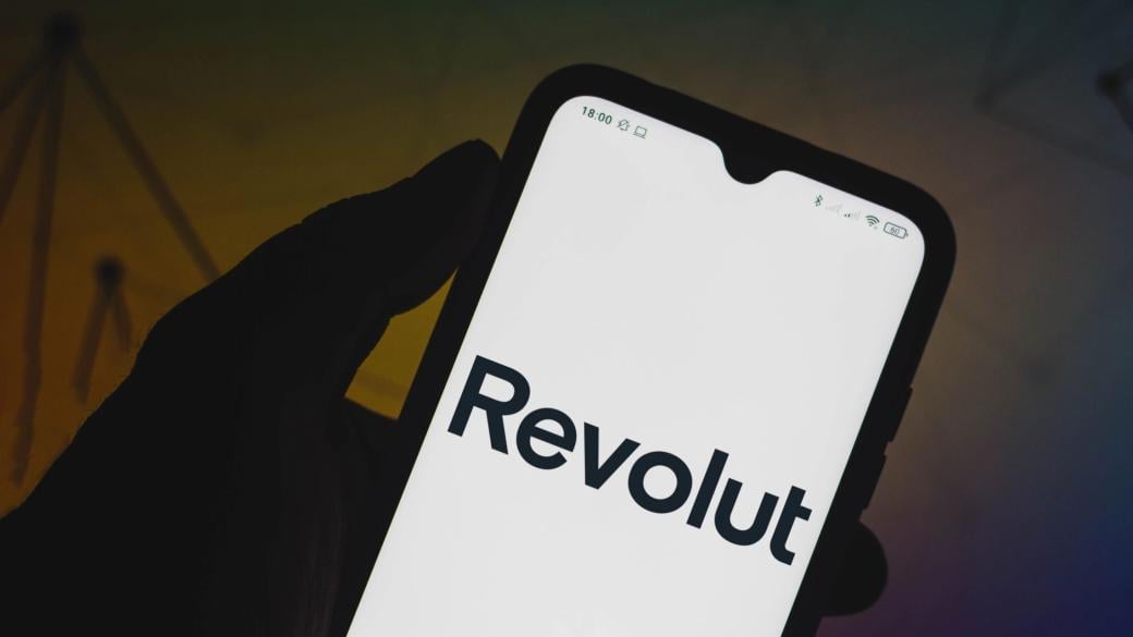 Revolut прекратява търговията със злато в България