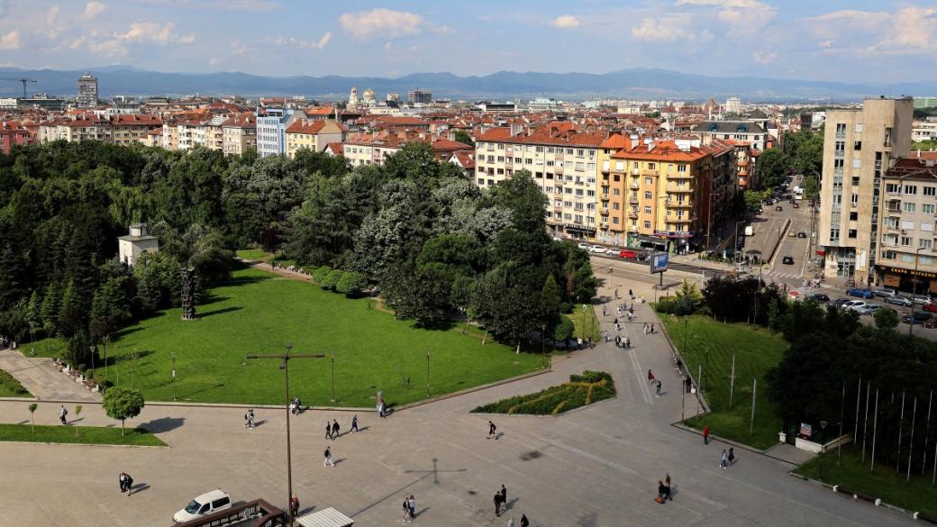 Вечерни новини: Пенсии и помощи – спасението за 25% от българите; КФН проверява „Гражданска отговорност“