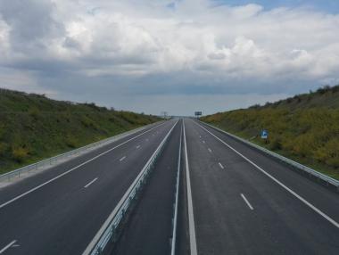 АПИ ограничава движението на камиони по магистралите за празниците