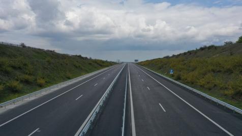 АПИ ограничава движението на камиони по магистралите за празниците