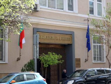 Доверието е в местната власт, но парите са в централната