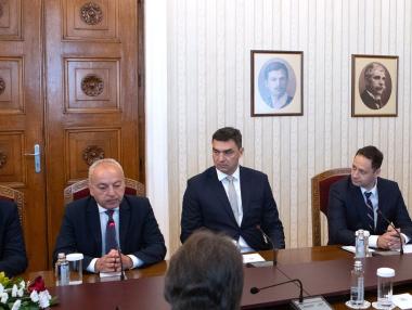 „Прогресивна България“ планира да увеличи тавана на дълга