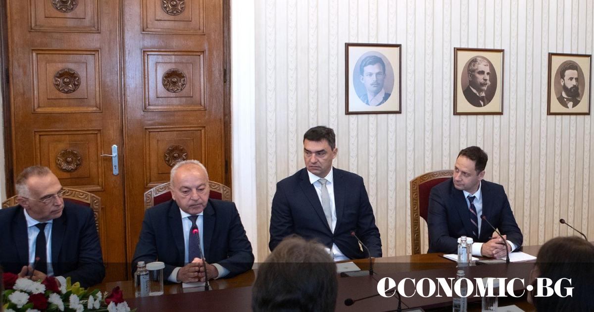Прогресивна България“, която има самостоятелно мнозинство в 52-рото Народно събрание,