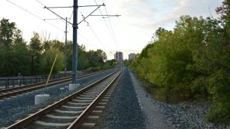 „Вижда се, но не се ползва“: Мистерията около жп линията East West Rail
