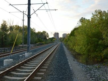 „Вижда се, но не се ползва“: Мистерията около жп линията East West Rail