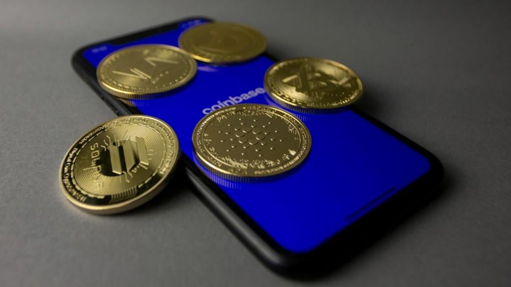 AI съкращава 14% от служителите в Coinbase